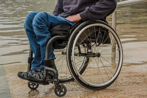 U heeft vrijwel altijd recht op schadevergoeding na een ongeluk. Zowel bij zeer licht letsel, zoals schrammen, als bij zeer ernstig letsel, zoals een dwarslaesie.
